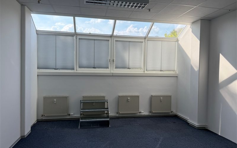 Büro Raum links