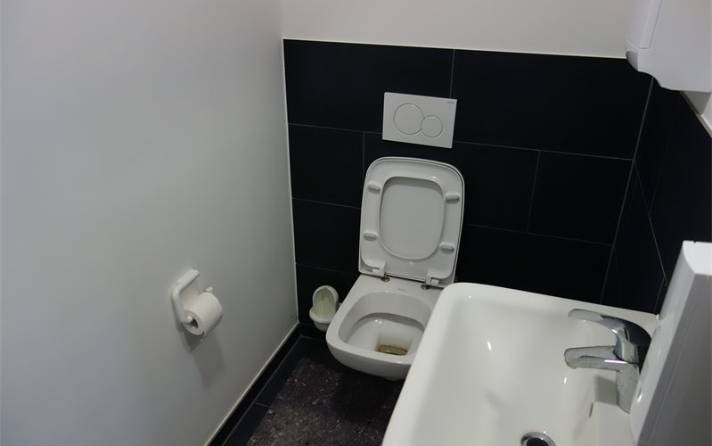 WC in der Halle