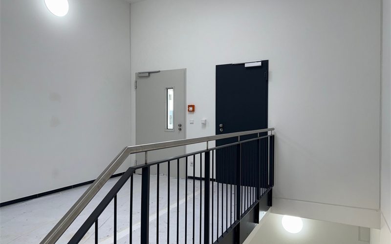 Eingang Büro vom Treppenhaus