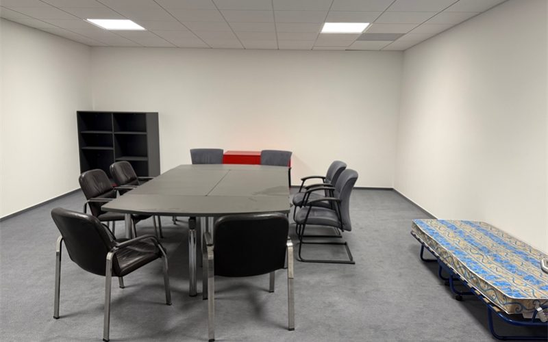 Konferenzraum ohne Fenster