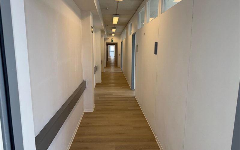 Büroflur linke Seite