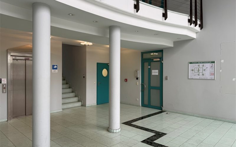 Rheinstr.7d Eingang zum Büro 1